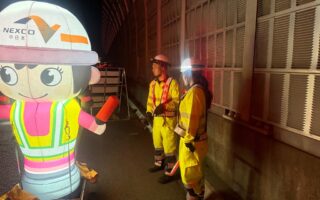 インターンパトロール 圏央道外回り走行車線規制(八王子多摩営業所)