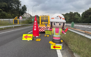 インターンパトロール 中央自動車道下り線追越車線規制（八王子多摩営業所）