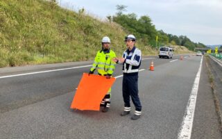 設置パトロール 道央自動車道下り線追越車線規制（札幌営業所）