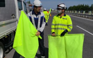設置パトロール 長野自動車道下り線走行車線規制（松本営業所）
