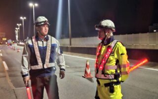 営業所パトロール 阪神高速5号湾岸線下り線左2車線規制（西宮営業所）