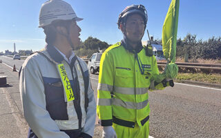 安全部同行パトロール 東名高速道路上り線路肩規制（名古屋営業所）
