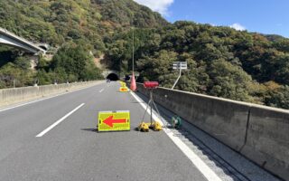 安全パトロール 上信越自動車道下り線走行車線規制（佐久営業所）