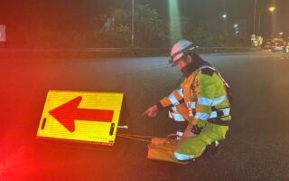 設置パトロール 中央自動車道下り線追越車線規制（八王子多摩営業所）