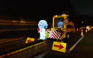 設置パトロール 東名高速道路上り線2/3走行規制（厚木営業所）