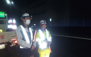 営業所パトロール 阪神高速4号湾岸線下り線走行車線規制（西宮営業所）