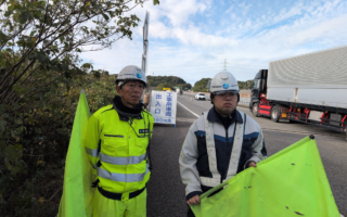 設置パトロール 東名高速道路下り線走行車線規制（静岡営業所）