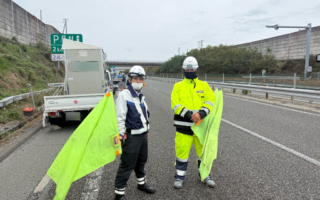 安全パトロール　中央自動車道上り線　走行車線規制（飯田営業所）