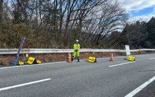 所長パトロール 中央道側道上り線片側交互通行規制（八王子多摩営業所）