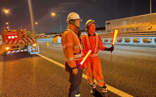 営業所パトロール 中央自動車道上り線走行車線規制（八王子維持営業所）