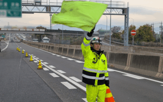 営業所パトロール 東名阪自動車道下り線追越車線規制（名古屋東営業所）