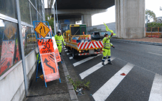 設置パトロール 国道３０２号下り線追越車線規制（名古屋西営業所）