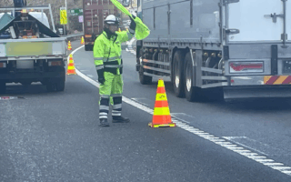 撤去パトロール 東名高速道路下り線路肩規制（御殿場営業所）