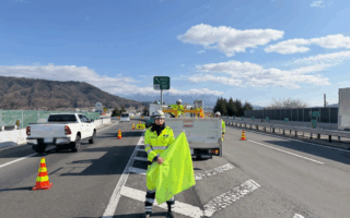 設置パトロール 中央自動車道上り線走行車線規制（松本営業所）