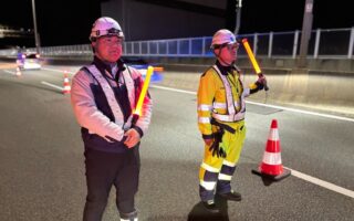 クロスパトロール 阪神高速道路４号湾岸線下り線走行車線規制（西宮営業所）