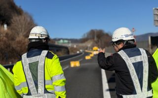 営業所パトロール 中央自動車道上り線走行車線規制（諏訪営業所）