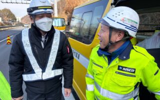 設置パトロール 上信越自動車道上り線走行車線規制（佐久営業所）