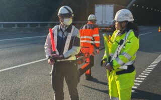 設置パトロール 東名高速道路下り線追越車線規制（沼津営業所）