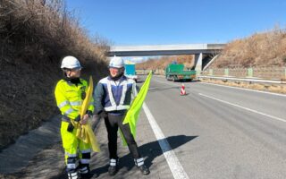 設置パトロール 中央自動車道下り線走行車線規制（甲府営業所）