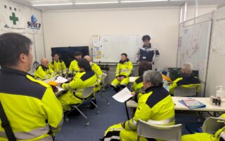 安全パトロール　東京外かく環状道路上下線通行止め規制（葛西営業所）