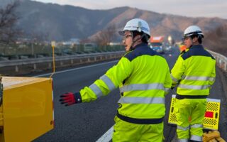 営業所パトロール 上信越自動車道下り線走行車線規制（長野営業所）