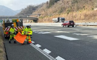 設置パトロール 中央自動車道下り線左ルート閉鎖（大月営業所）