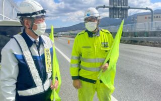 設置パトロール 東名高速道路上り線走行車線規制（御殿場営業所）