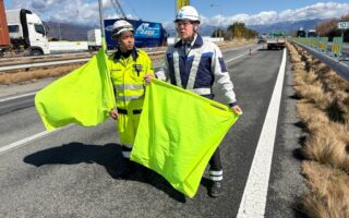 営業所パトロール 中央自動車道上り線追越車線規制（甲府営業所）