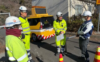 設置パトロール 小田原厚木道路上り線追越車線規制（平塚営業所）