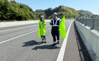 設置パトロール 東名高速道路上り線追越車線規制（沼津営業所）