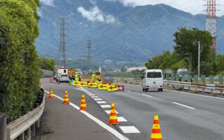 営業所パトロール 中央自動車道上り線走行車線規制（甲府営業所）
