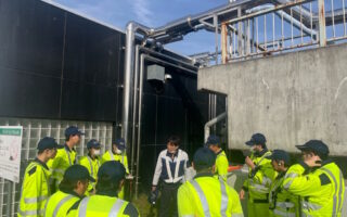 安全パトロール　東名高速道路SA上り誘導（葛西営業所）