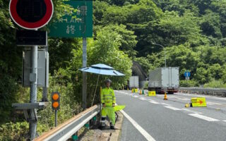 安全パトロール 中央自動車道上り線走行車線規制（飯田営業所）