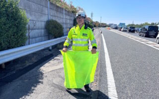 設置パトロール 東名高速道路上り線路肩規制（名古屋営業所）