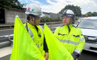 安全パトロール 小田原厚木道路下り線追越車線規制（平塚営業所）